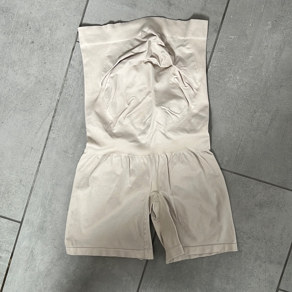 BLANQI everyday maternity belly support girl short